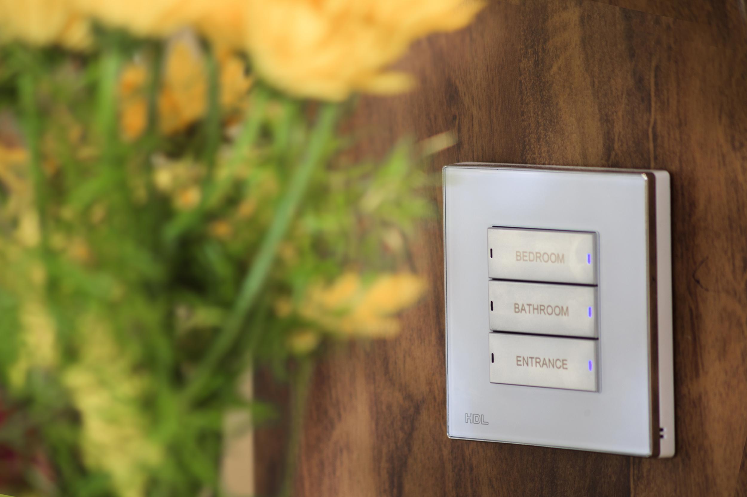 Hotel Regal Pacific Santiago Dış mekan fotoğraf A Lutron Maestro light switch