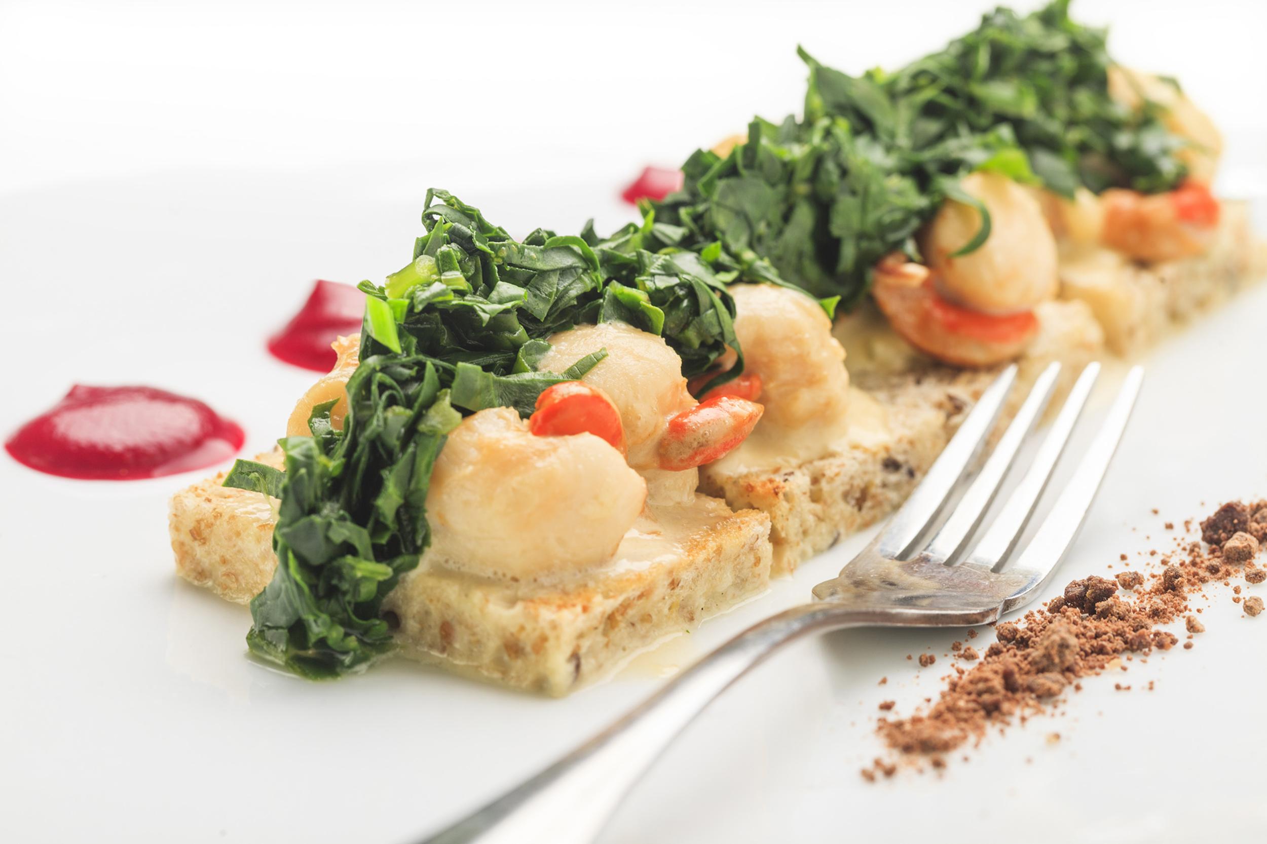 Hotel Regal Pacific Santiago Dış mekan fotoğraf A dish of chickpeas with kale