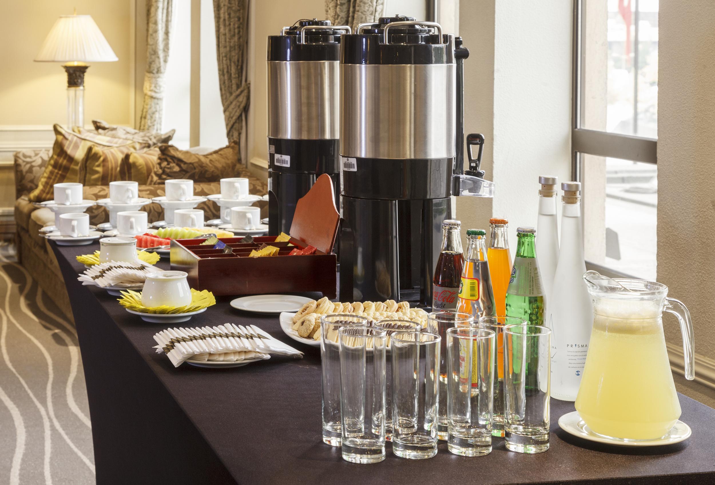 Hotel Regal Pacific Santiago Dış mekan fotoğraf A coffee break