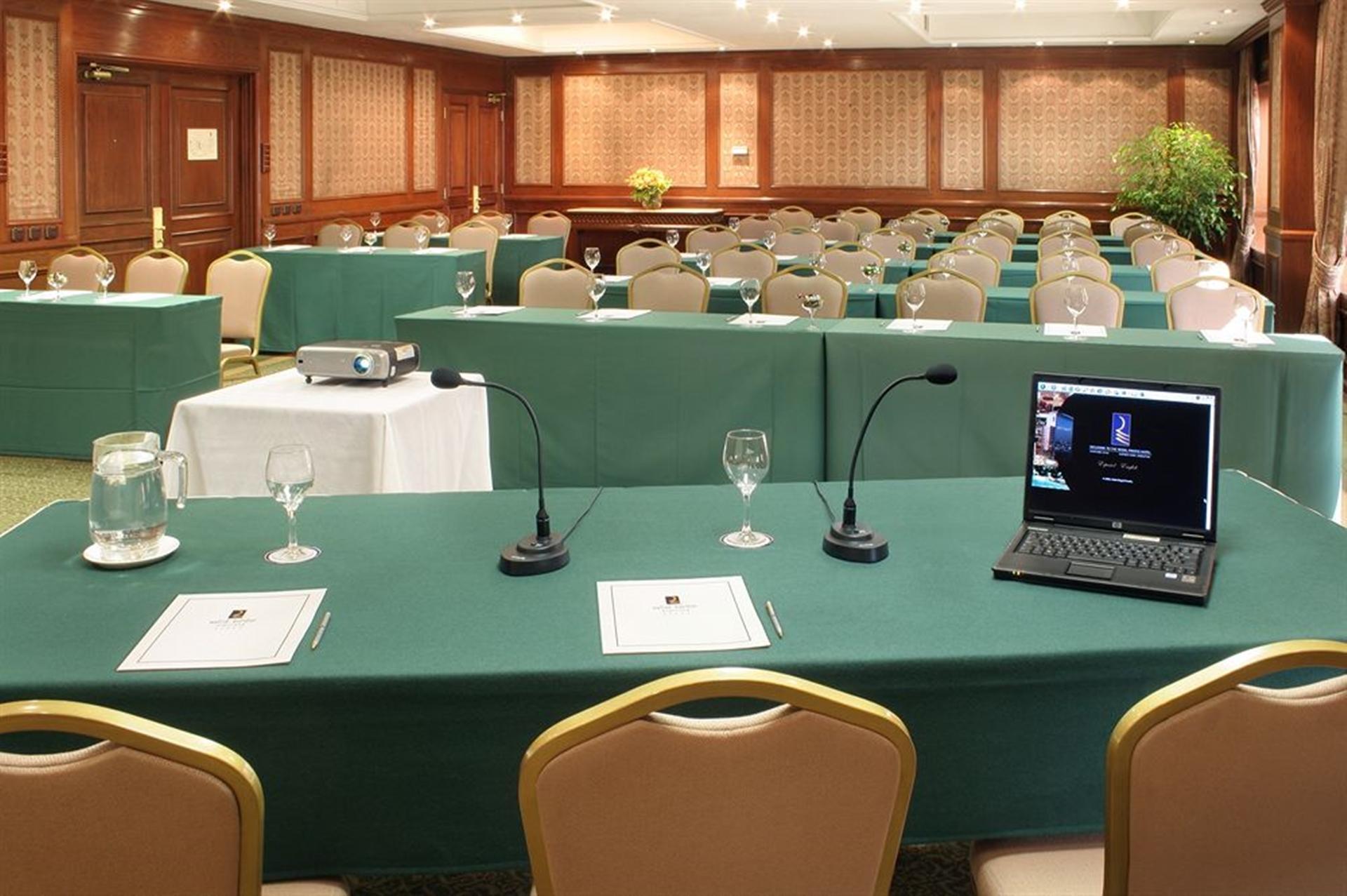 Hotel Regal Pacific Santiago Dış mekan fotoğraf A telepresence system in use